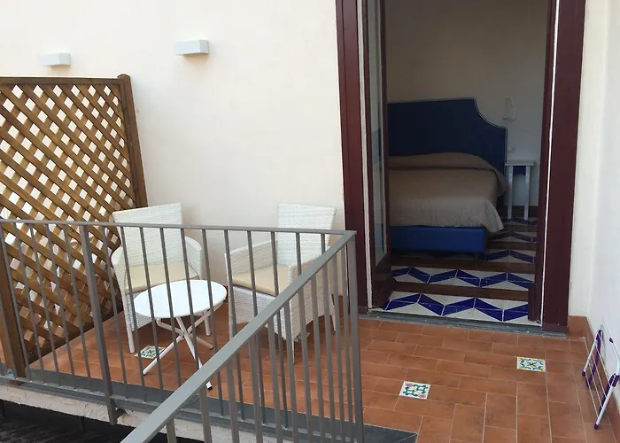 La Casa Dell'orologio - Main Square 게스트하우스 4*