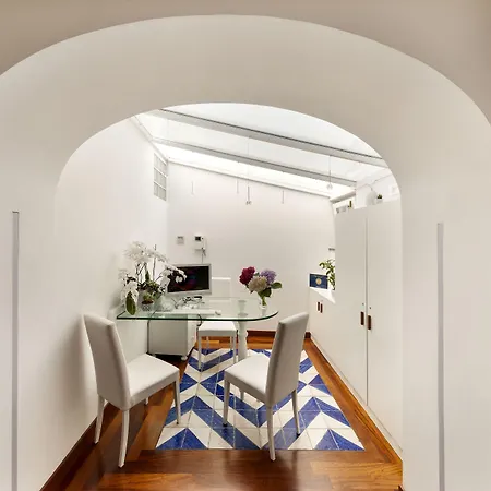 La Casa Dell'orologio - Main Square 招待所 4*