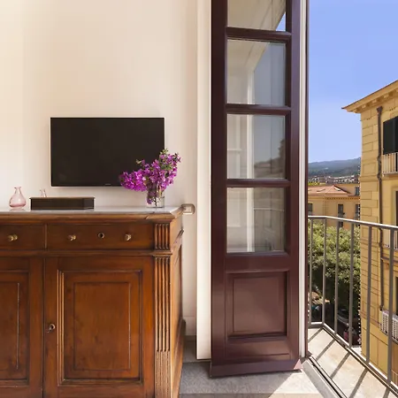 La Casa Dell'orologio - Main Square 招待所 索伦托