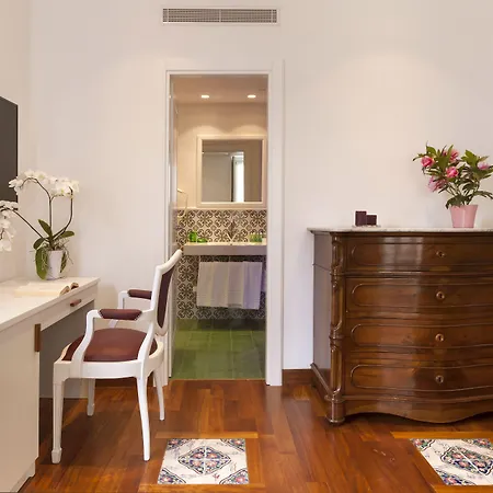 La Casa Dell'orologio - Main Square 4*