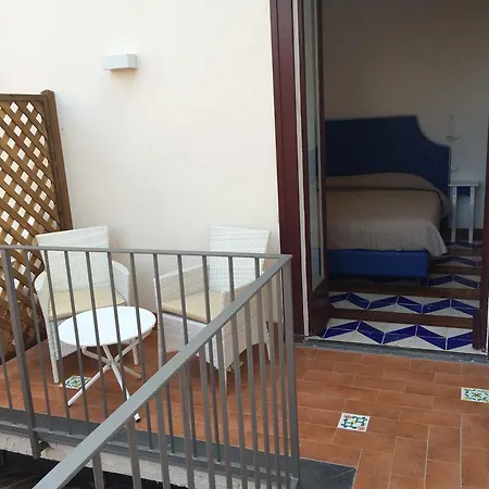 La Casa Dell'orologio - Main Square Πανσιόν 2*