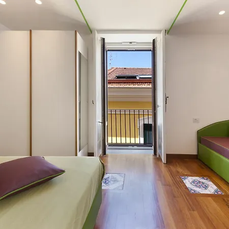 La Casa Dell'orologio - Main Square Guest house Sorrento