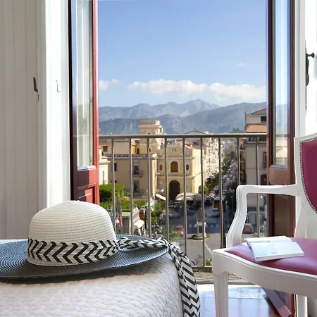 Guest house La Casa Dell'orologio - Main Square 2*